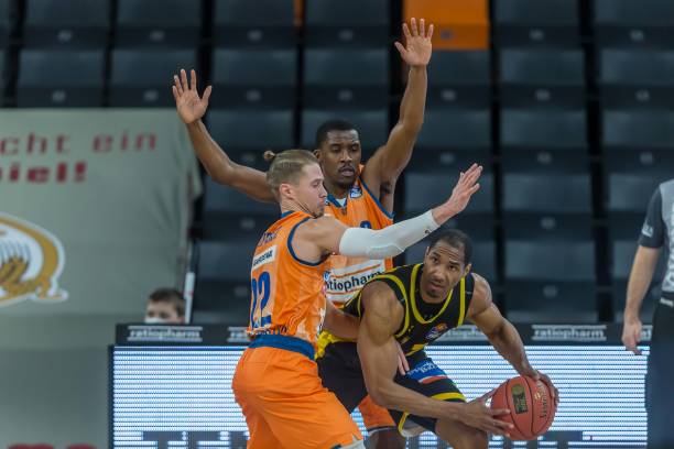 向前翻腾两 向前翻腾两